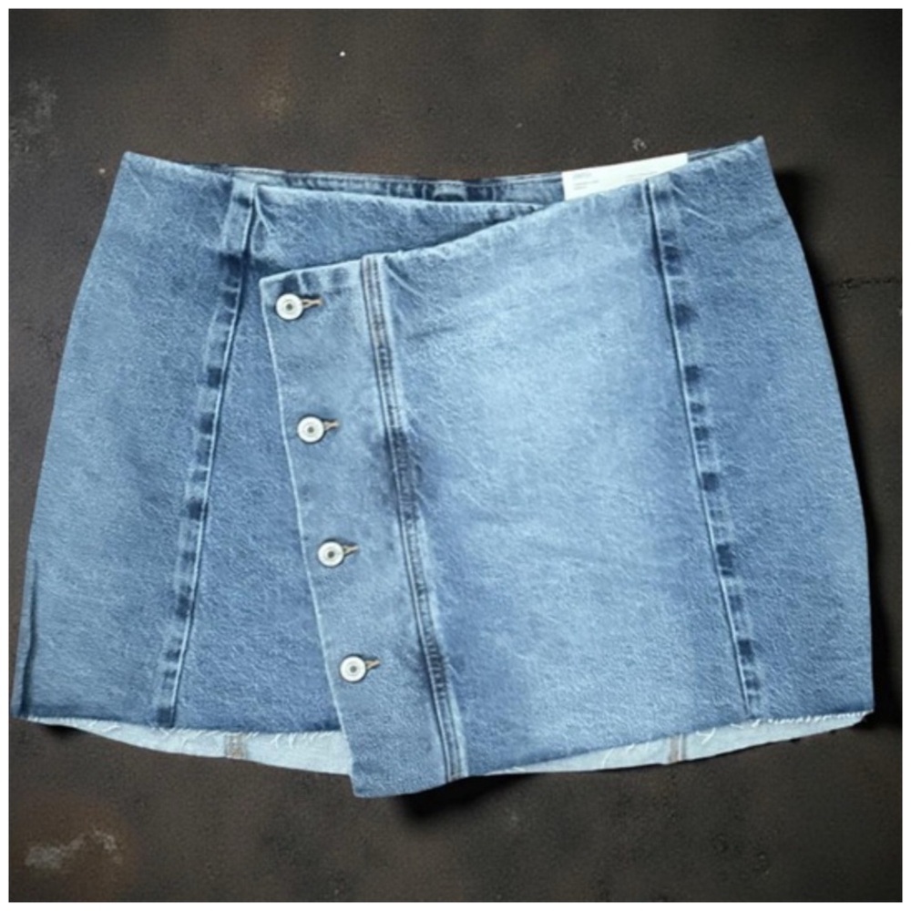 AMERICAN EAGLE • Denim Blue Distressed Asymmetrical Skirt - Picture 3 of 5
